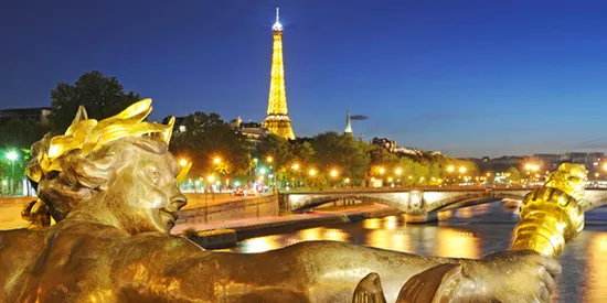 river boat cruise in paris