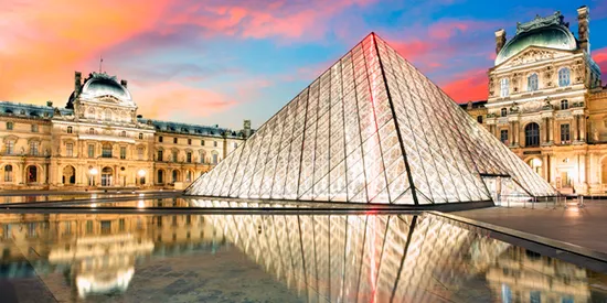 river boat cruise in paris