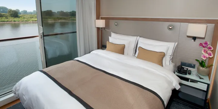 French Balcony Stateroom bed