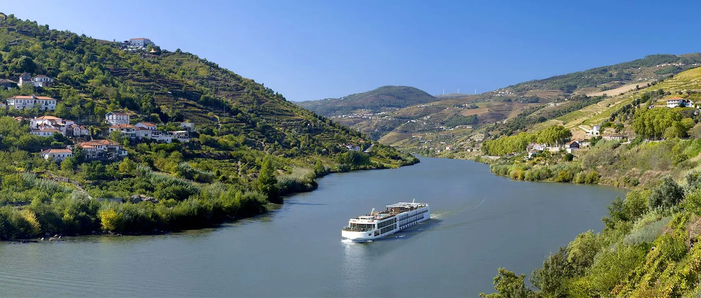 Duoro Ship on the water