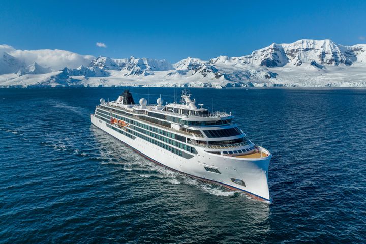 viking cruises web chat sales consultant